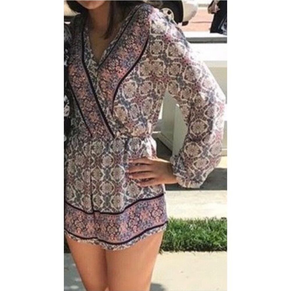 Miami Womens Shorts Romper Jumpsuit Long Sleeve Floral Print With Zipper Size M